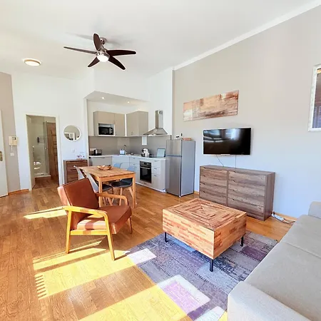 Amaroo - Serviced Apartments 