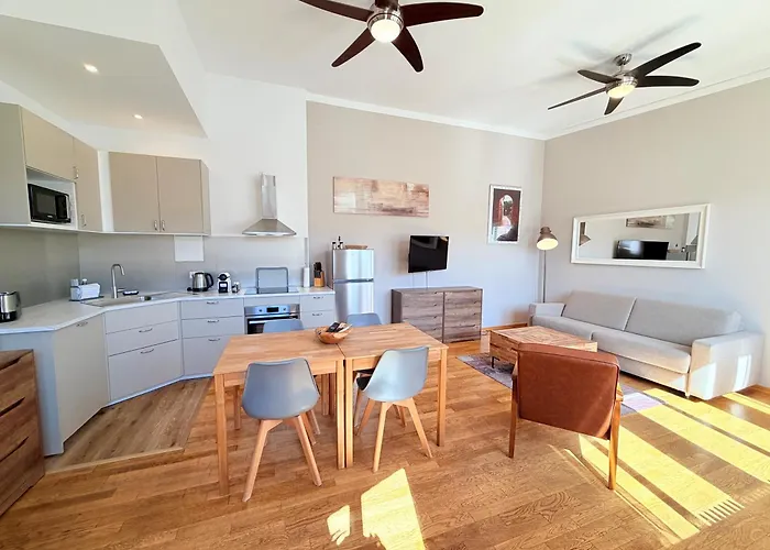 Amaroo - Serviced Apartments 