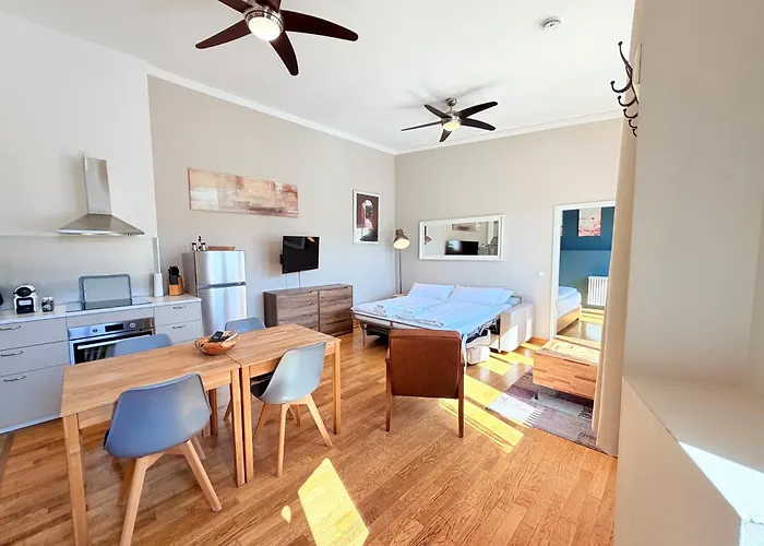 Amaroo - Serviced Apartments 