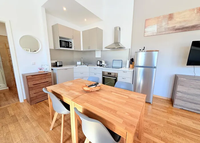 Amaroo - Serviced Apartments 