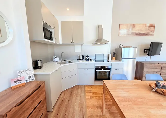 Amaroo - Serviced Apartments 